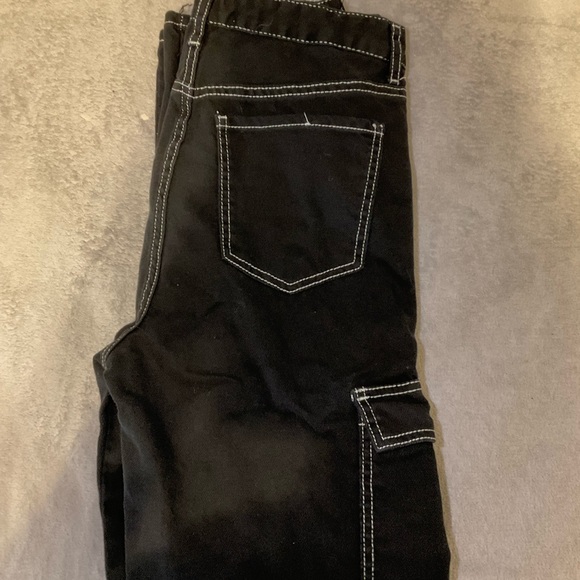 S.O.N.G. Medium (7), Black High Rise Boyfriend Cargo Jeans - Picture 4 of 5